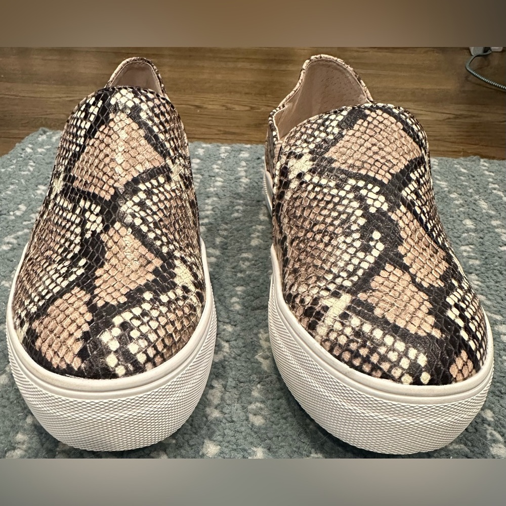 Kate Spade New York Ginger Slip-On Sneaker - Picture 5 of 13
